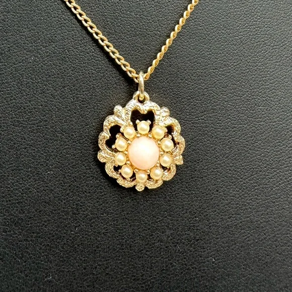 VINTAGE SIGNED SARAH COVENTRY SWEET FLOWER PENDANT NECKLACE - Picture 9 of 10